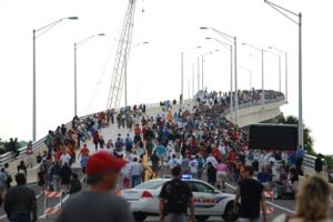 Crowd on the Max Brewer Bridge